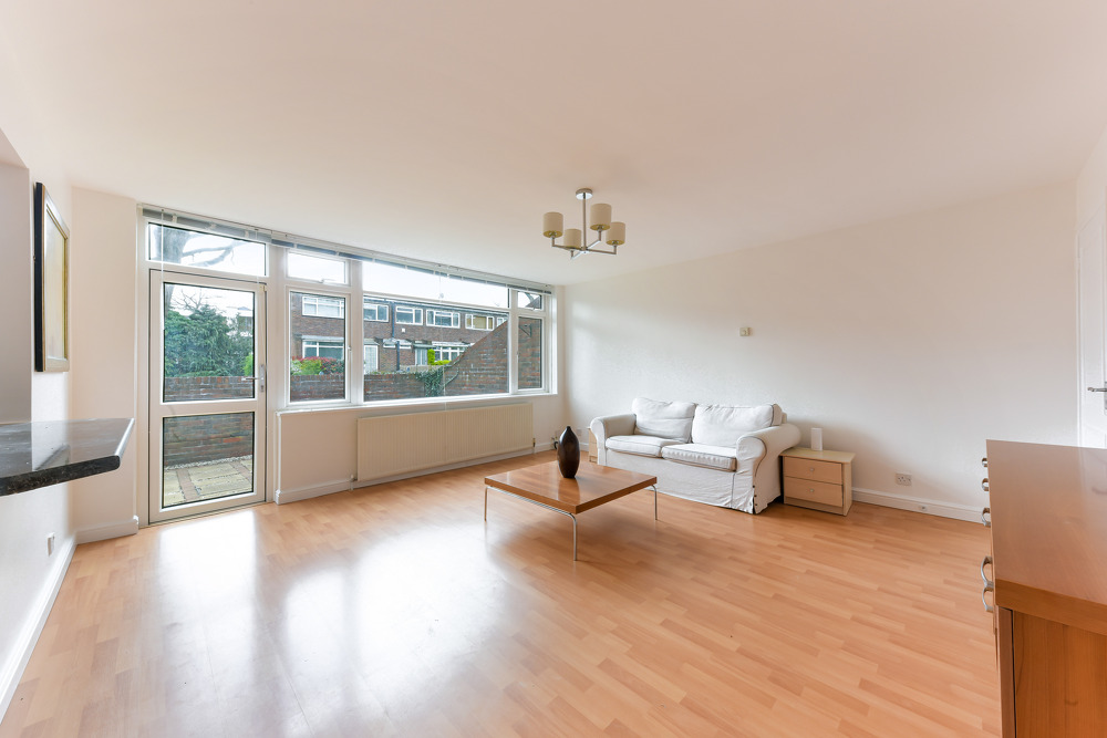house or flat for sale or rent in south west London
